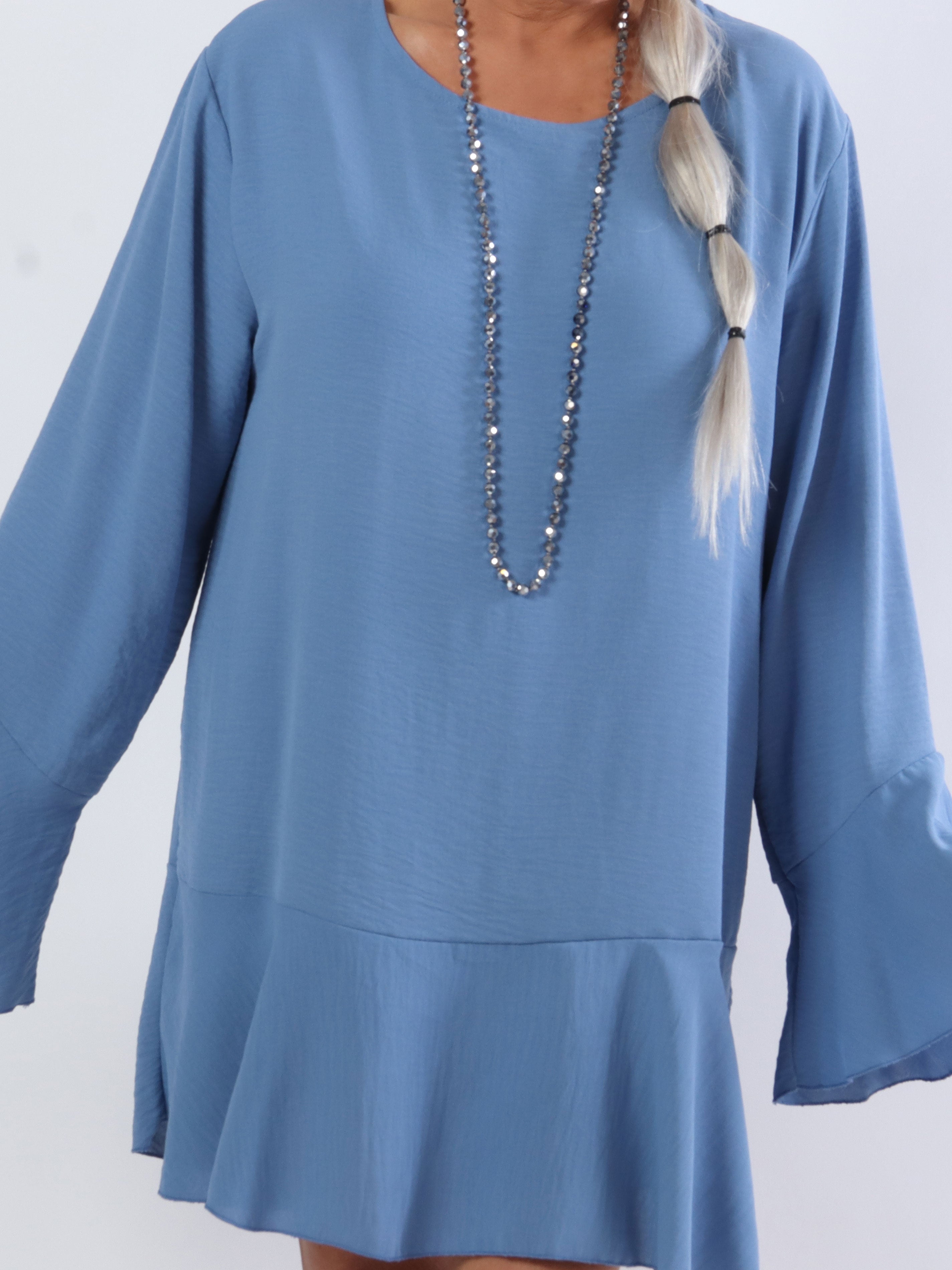 Linja - Plus size blus med volang på ärmen - Green